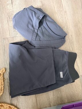 Figs gray Medical Scrub Top and Jogger Set